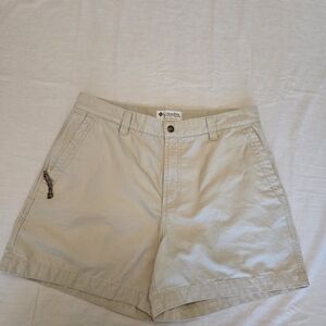 Columbia Beige Casual Shorts